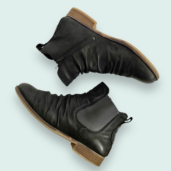 Josef Siebel Black Leather Ruched Ankle Chelsea Boots Booties SZ 40/ US 9 - Picture 2 of 13